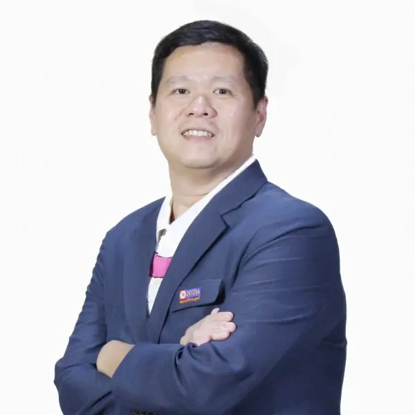 รศ.ดร.อานนท์ ศักดิ์วรวิชญ์